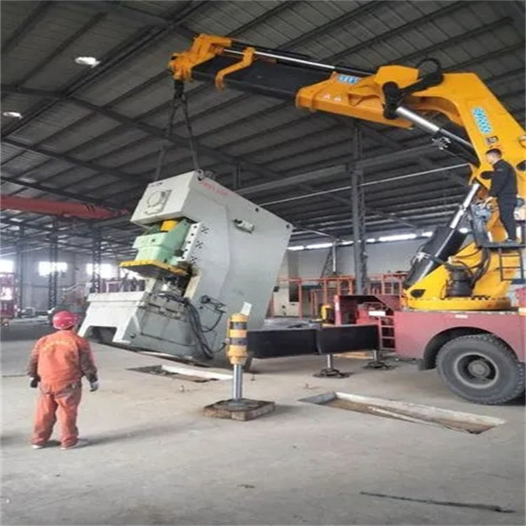 英德80吨折臂吊车出租附近电话