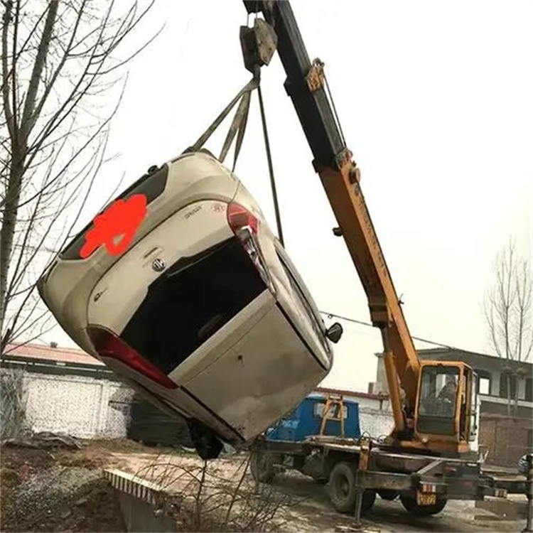 英德随时待命，吊车24小时道路救援服务全解析